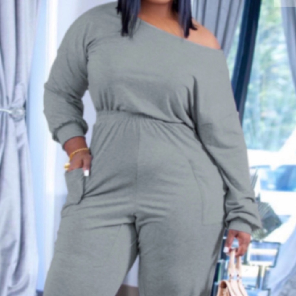 a two-piece sexy off the shoulder pantsuit